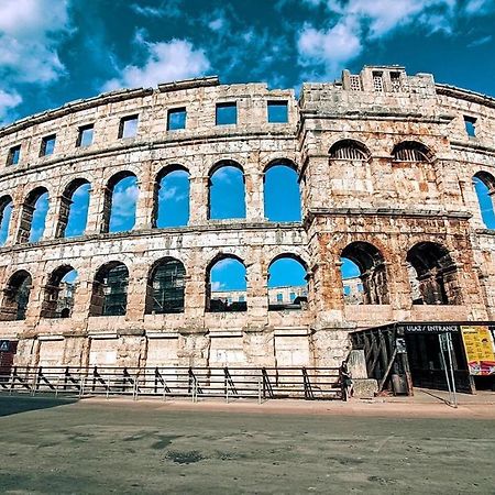 In The Center & Nice & Quiet Pula Exterior foto